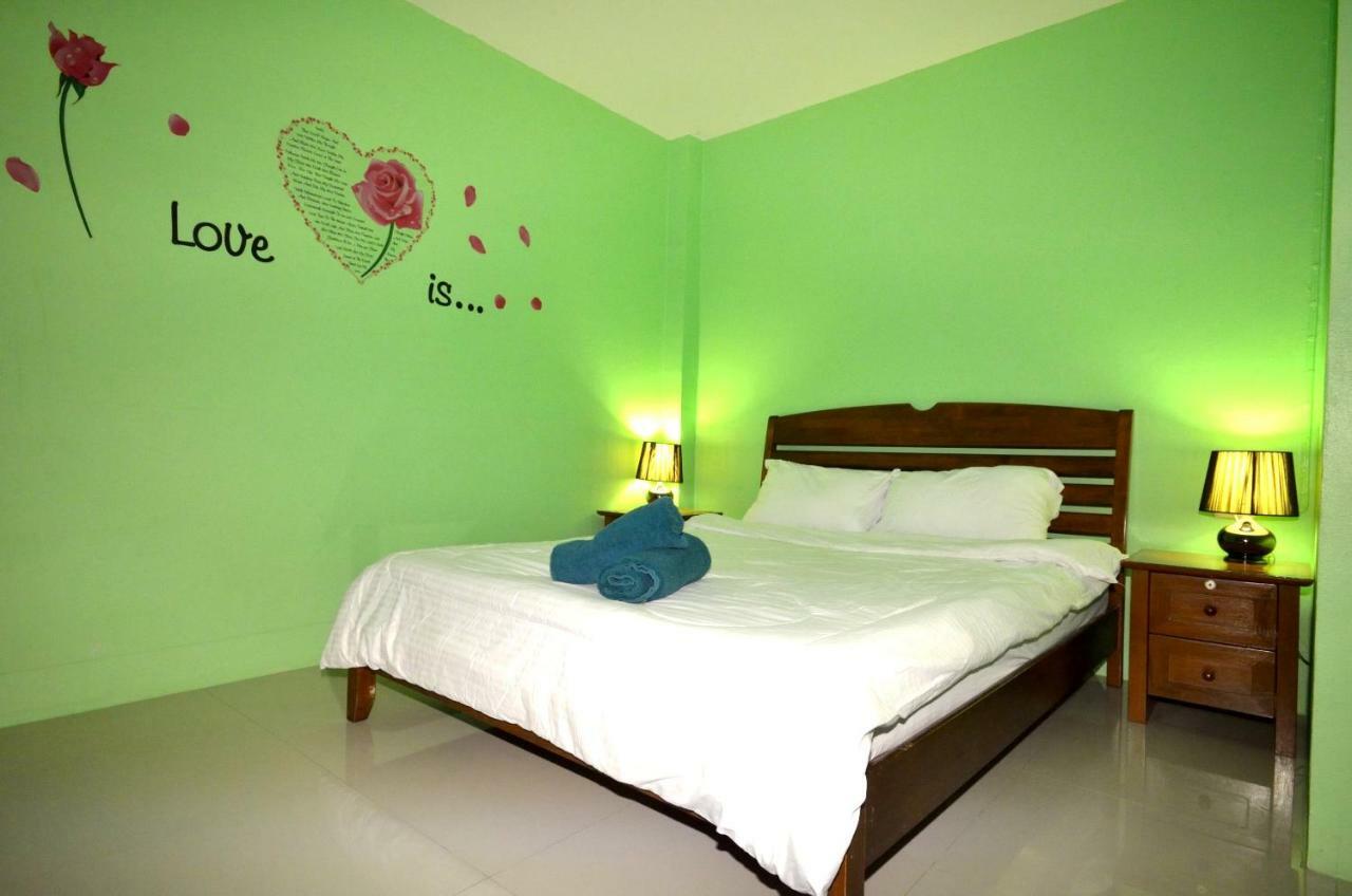 Enrico Hostel Patong Extérieur photo