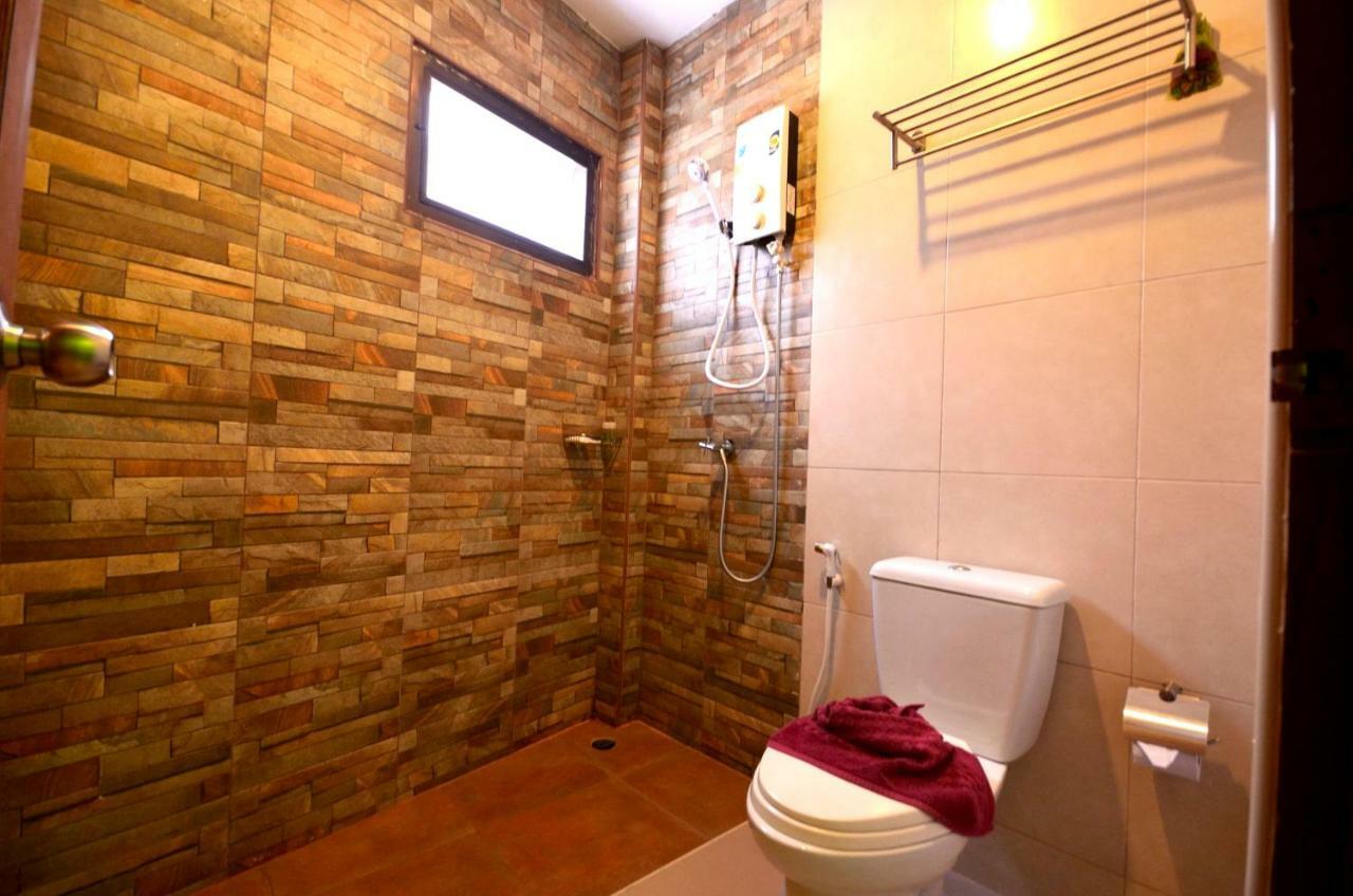 Enrico Hostel Patong Extérieur photo