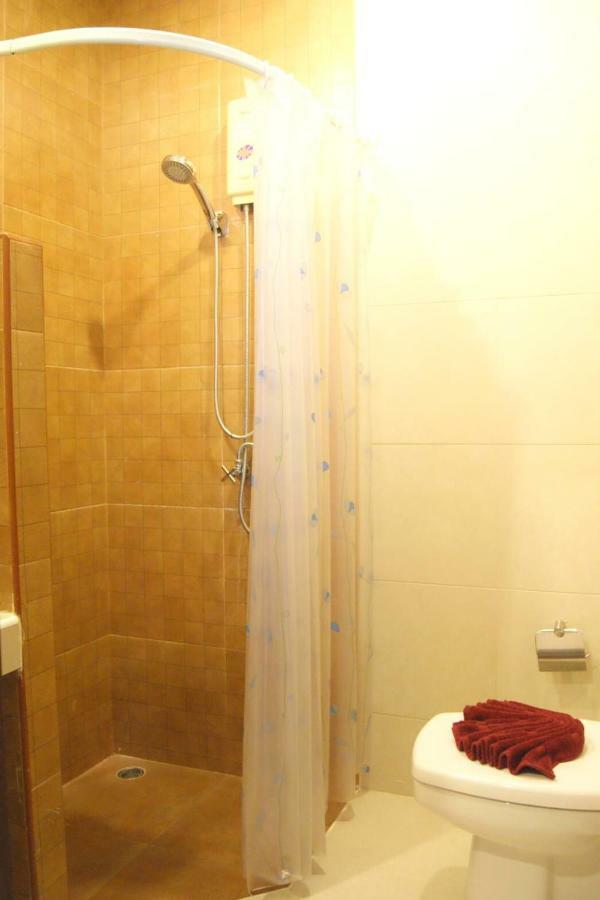 Enrico Hostel Patong Chambre photo