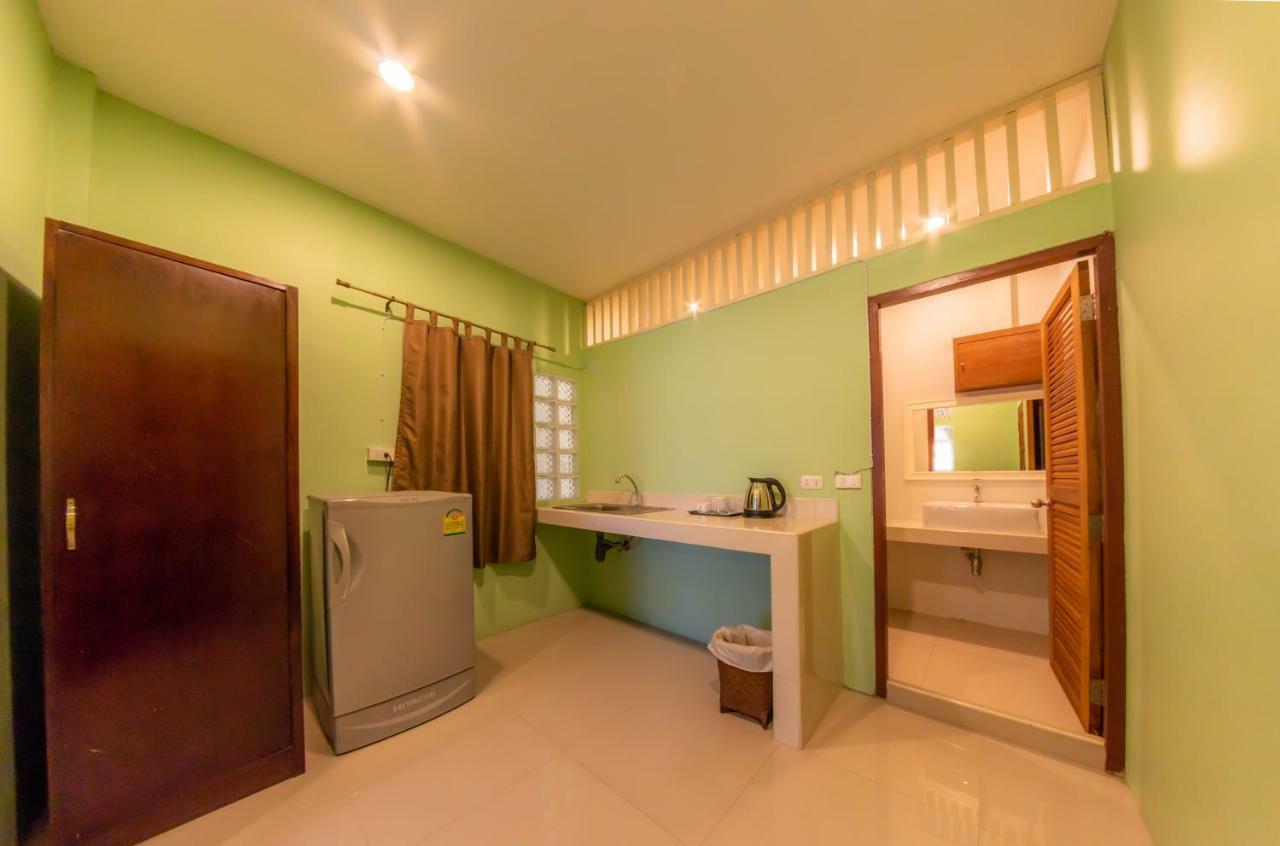 Enrico Hostel Patong Extérieur photo