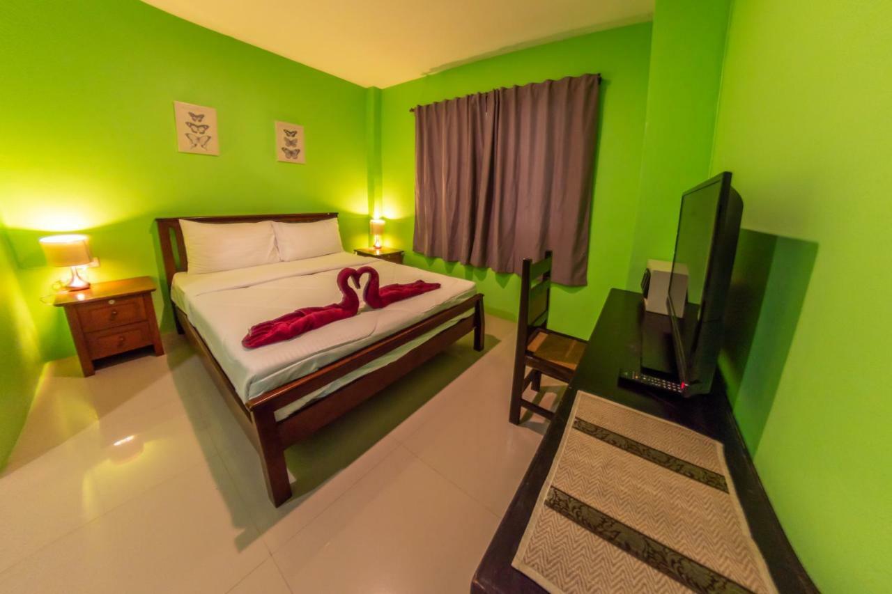 Enrico Hostel Patong Extérieur photo