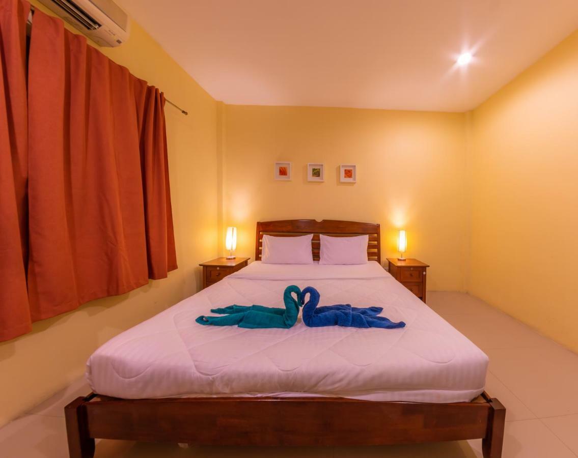 Enrico Hostel Patong Extérieur photo
