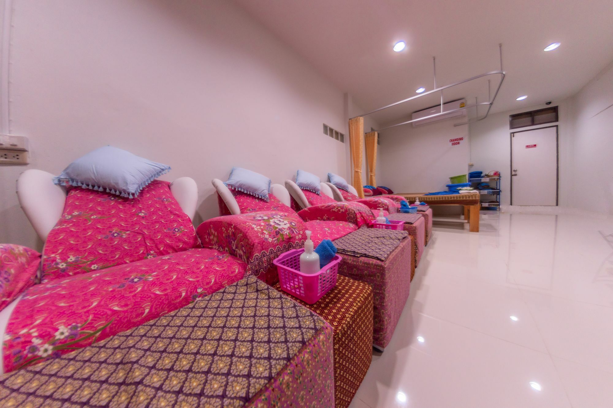 Enrico Hostel Patong Extérieur photo